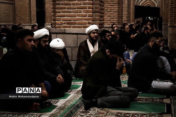 مراسم سوگواری اباعبدالله الحسین (ع) در مسجد کبود تبریز