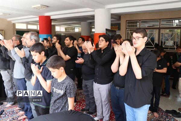 راهپیمایی دانش‌آموزان منطقه 3 در محکومیت هتک حرمت به ساحت مقدس قرآن کریم