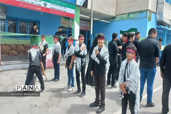 دسته عزاداری و سینه‌زنی دانش‌آموزان و کارکنان آموزش و پرورش منطقه ۸