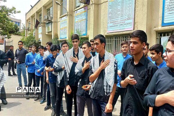 دسته عزاداری و سینه‌زنی دانش‌آموزان و کارکنان آموزش و پرورش منطقه ۸