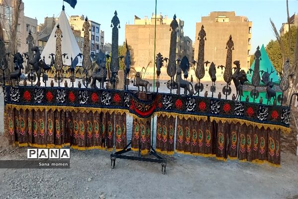 پذیرایی از عاشقان اباعبدالله الحسین(ع) در موکب‌های مشهد مقدس