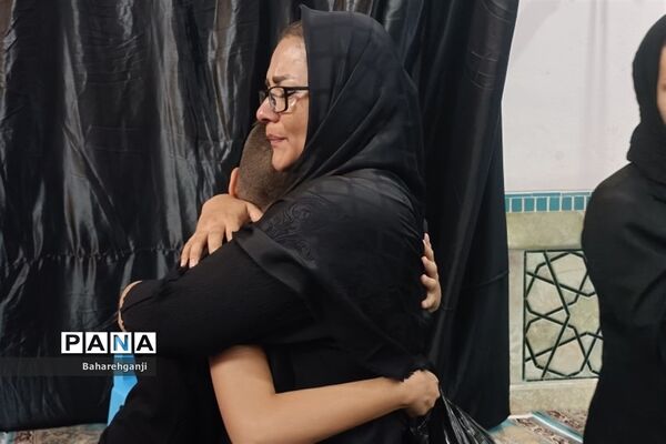 عزاداری دانش‌آموزان شیرازی در مسجد خاتم‌الانبیاء