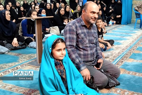 مراسم سوگواری دانش‌آموزان دختر و پسر متوسطه اول و دوم در مسجد خاتم الانبیاء