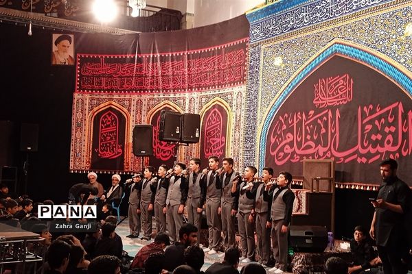 مراسم سوگواری دانش‌آموزان دختر و پسر متوسطه اول و دوم در مسجد خاتم الانبیاء