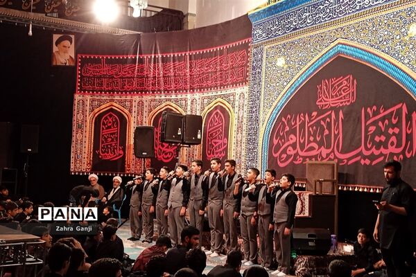 مراسم سوگواری دانش‌آموزان دختر و پسر متوسطه اول و دوم در مسجد خاتم الانبیاء