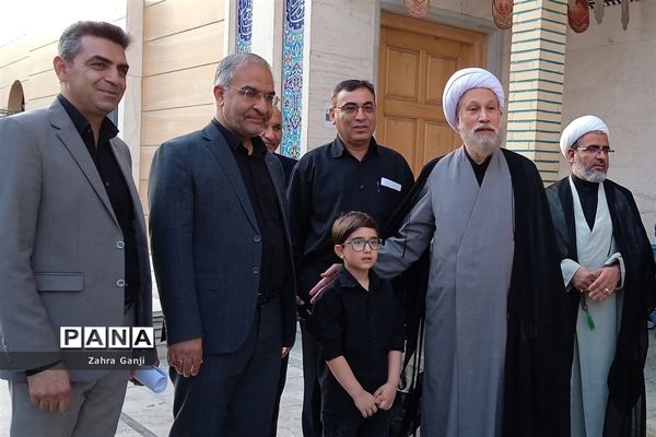 مراسم سوگواری دانش‌آموزان دختر و پسر متوسطه اول و دوم در مسجد خاتم الانبیاء