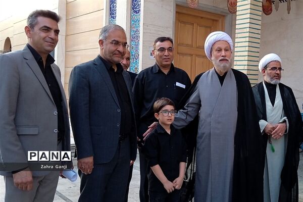 مراسم سوگواری دانش‌آموزان دختر و پسر متوسطه اول و دوم در مسجد خاتم الانبیاء
