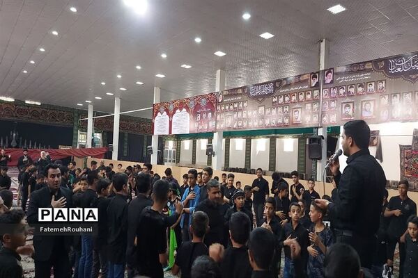 عزاداری پرشور نوجوانان شهرستان خلیل‌آباد در اجتماع بزرگ احلی من العسل