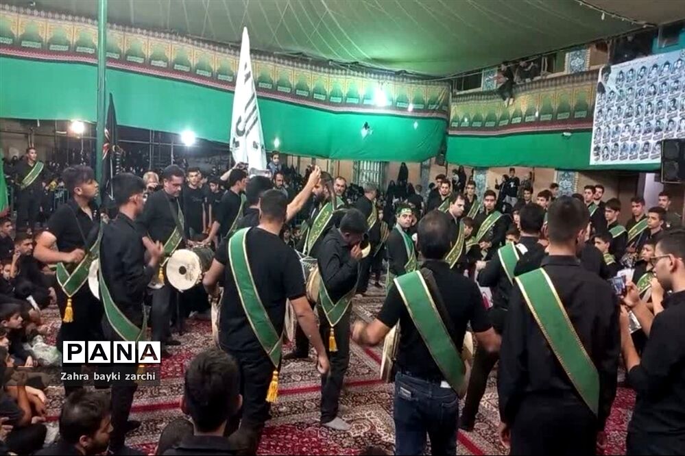 مراسم عزاداری و روضه‌خوانی دهه اول محرم در حسینیه بزرگ شهرستان زارچ