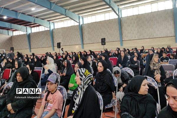 همایش بزرگ رهروان زینبی در شهرستان‌قرچک