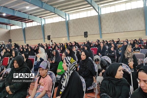 همایش بزرگ رهروان زینبی در شهرستان‌قرچک