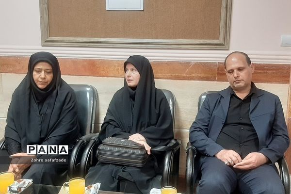 بازدید ناظران استانی از کانون ارزیابی و مصاحبه آزمون استخدامی آموزگاران منطقه رودهن