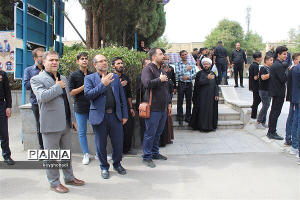 تجمع نوجوانان حسینی  در مراسم احلی من العسل اداره آموزش و پرورش ناحیه ۵ اصفهان