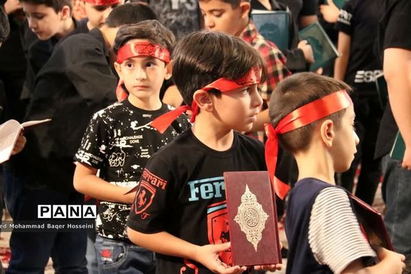 ندای لبیک به امام حسین (ع)‌ دانش‌آموزان ‌یزدی در همایش ‌احلی من العسل