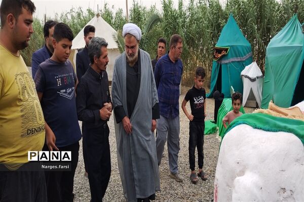 افتتاح نمایشگاه «غنچه‌های خونین» جعفرآباد قم