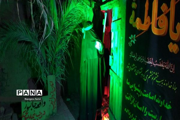 افتتاح نمایشگاه «غنچه‌های خونین» جعفرآباد قم