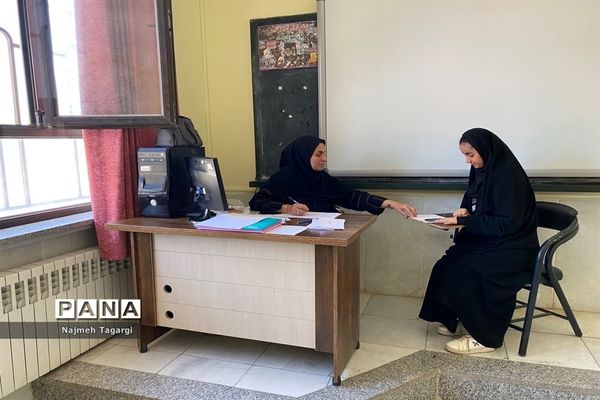 برگزاری آزمون مصاحبه دانش‌آموزان جهت  ورود به پایه هفتم مدرسه نمونه دولتی امام رضا (ع)