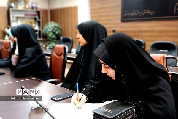 برگزاری کارگاه سواد رسانه با حضور فرمانده واحدهای بسیج دانش‌آموزی در ناحیه یک بهارستان