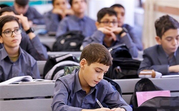 معلمان بازنشسته شهرستان‌قرچک در سال جدید، یاری‌رسان دانش‌آموزان هستند