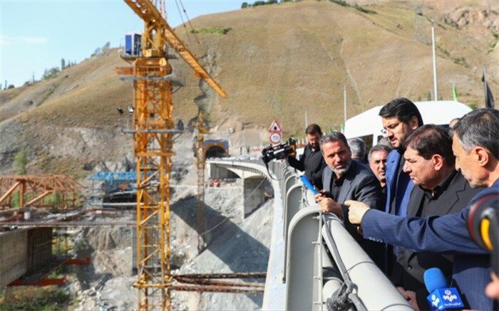 تعیین روش‌های مشارکت، تامین منابع مالی و اخذ مجوزهای لازم برای تکمیل آزادراه تا یک ماه آینده
