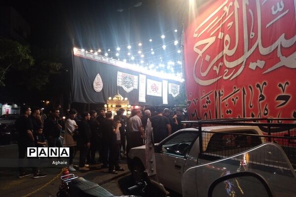 مراسم عزاداری شب تاسوعای حسینی در محله دولت آباد