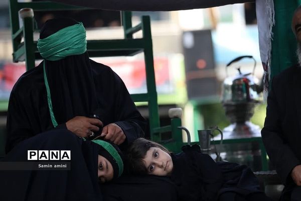 مراسم شبیه‌خوانی  روز تاسوعا در شهر رینه