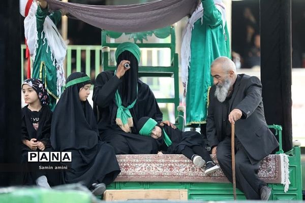 مراسم شبیه‌خوانی  روز تاسوعا در شهر رینه