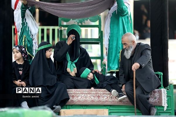 مراسم شبیه‌خوانی  روز تاسوعا در شهر رینه