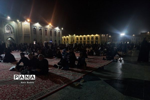 حال و هوای حرم مطهر رضوی در دهمین شب از ماه محرم