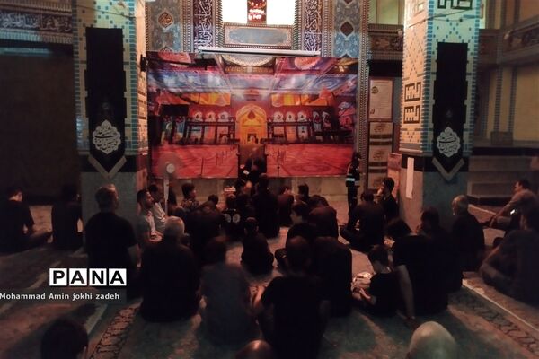 برگزاری مراسم عزاداری شب عاشورای حسینی در شهرستان رباط‌کریم