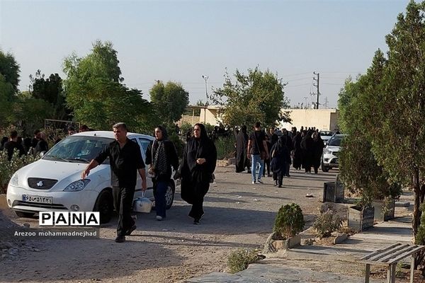 حضور مردم شهرستان قرچک، کنار عزیزان آسمانی‌ در روز دهم ماه محرم