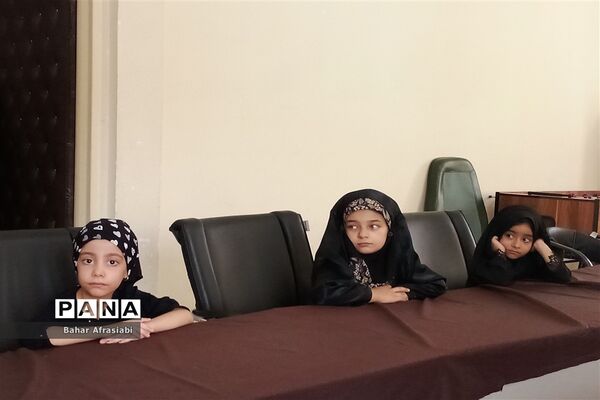 مراسم تقدیر از برگزیدگان مسابقه مجازی زیباتر از گل در شهرستان رباط‌کریم