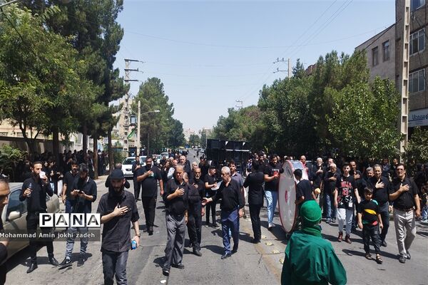 برگزاری عزاداری ظهر عاشورا حسینی در شهرستان رباط‌کریم