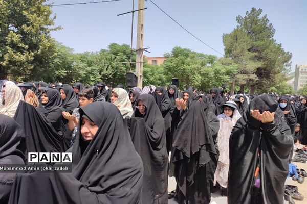 برگزاری عزاداری ظهر عاشورا حسینی در شهرستان رباط‌کریم