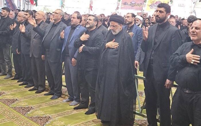 حضور آیت الله رئیسی در اجتماع عزاداران حسینی در مصلای نماز جمعه دانشگاه تهران