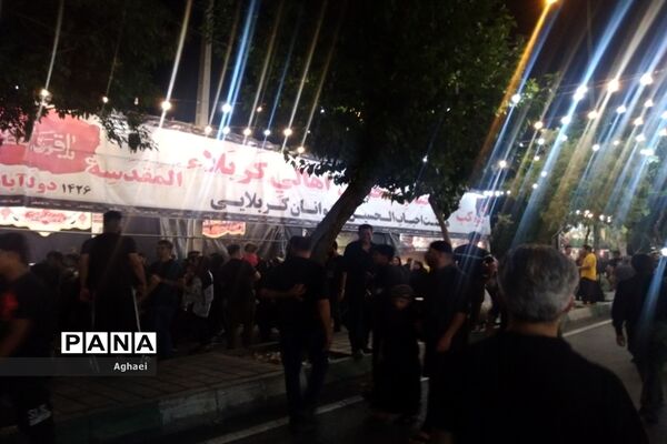مراسم عزاداری شب عاشورای حسینی در محله دولت‌آباد