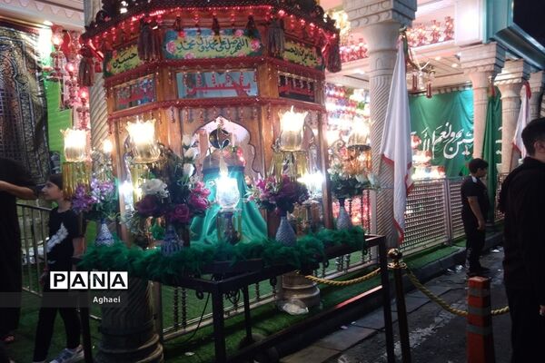 مراسم عزاداری شب عاشورای حسینی در محله دولت‌آباد