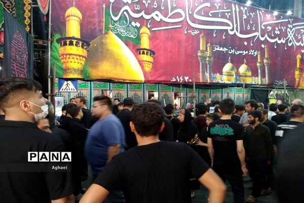 مراسم عزاداری شب عاشورای حسینی در محله دولت‌آباد