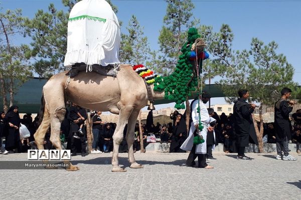آیین عزاداری روز عاشورا در ابرکوه