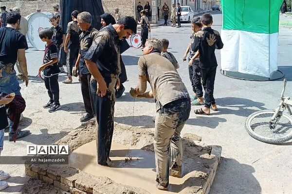 آیین سنتی «گِل مالی» لرستانی‌های ساکن حسن آباد فشافویه