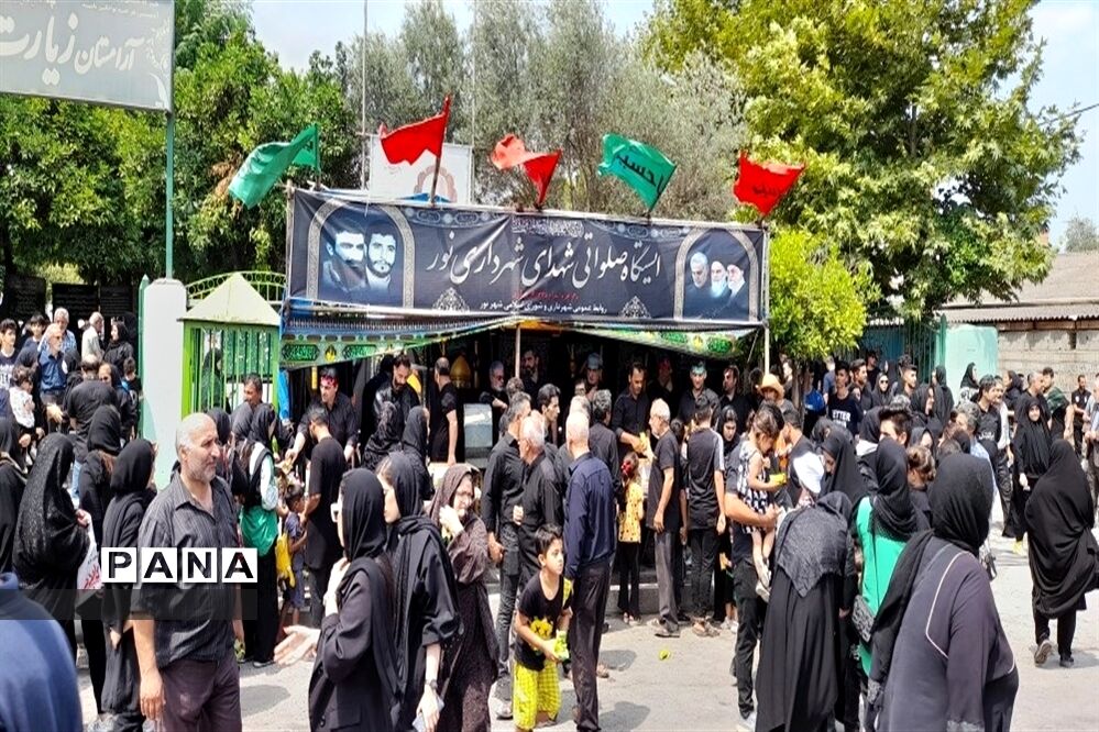 آیین زنجیر زنی و سینه‌زنی عاشورای حسینی  در نور