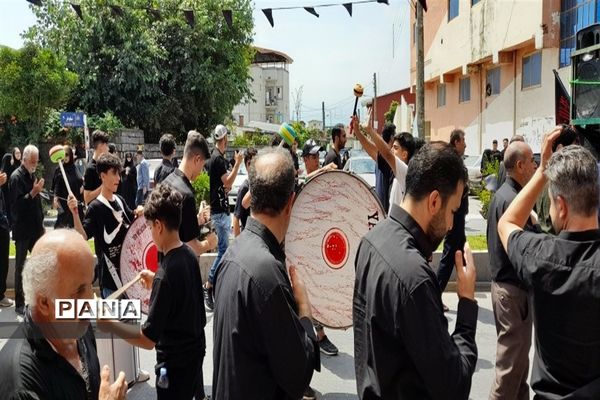 آیین زنجیر زنی و سینه‌زنی عاشورای حسینی  در نور