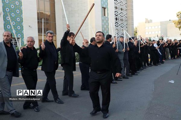 مراسم عزاداری دستجات حسینی در استانداری آذربایجان شرقی