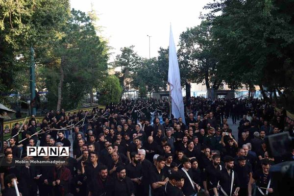 مراسم عزاداری دستجات حسینی در استانداری آذربایجان شرقی