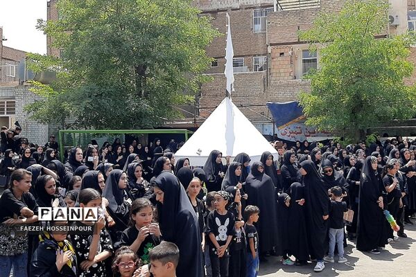 عزاداری ظهر عاشورای حسینی در بهارستان‌دو