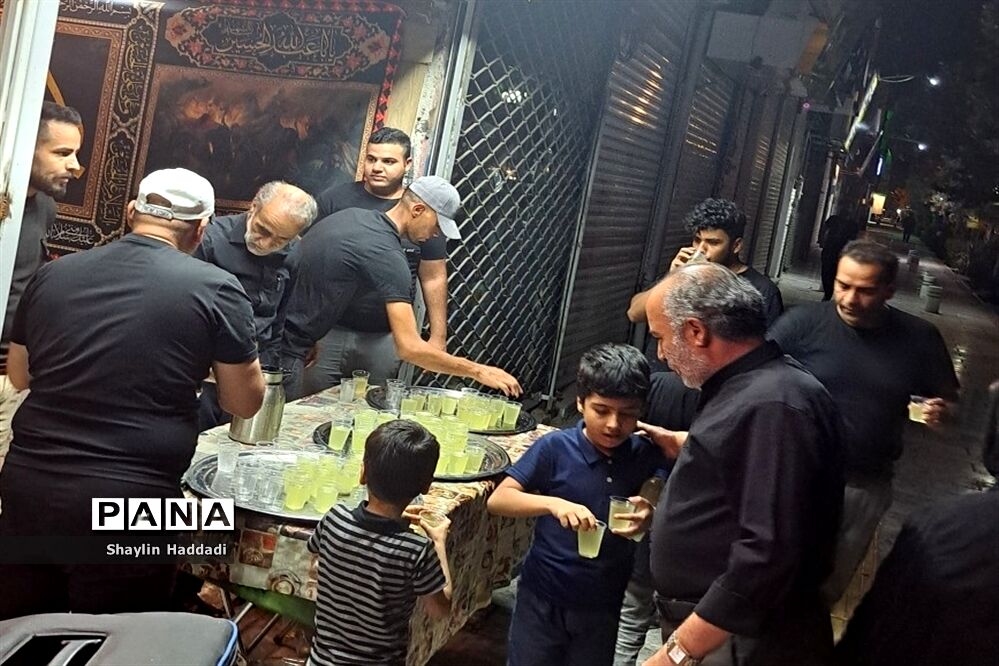برگزاری مراسم پذیرایی خیابانی در موکب‌های مشهد