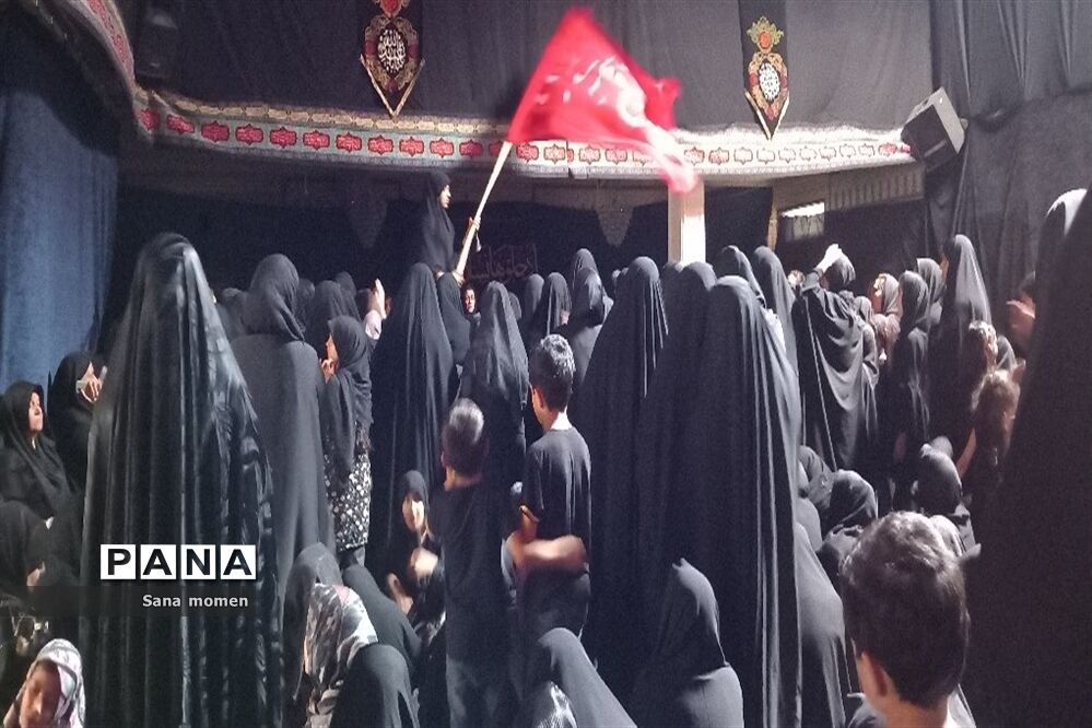مراسم ظهر عاشورا در مسجد امام حسین(ع)