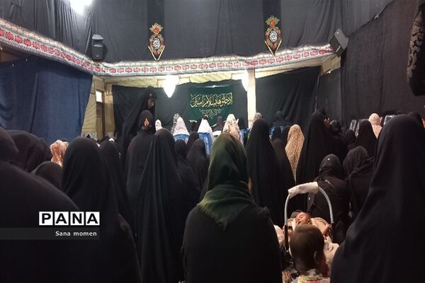مراسم ظهر عاشورا در مسجد امام حسین(ع)