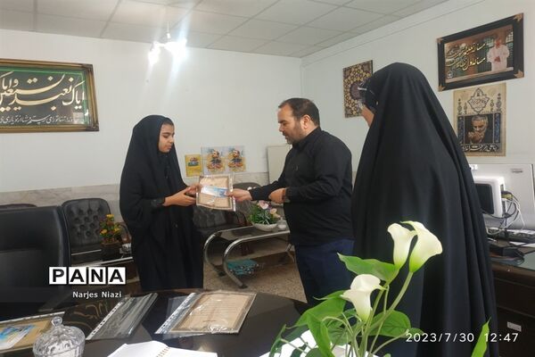 مراسم تقدیر از دانش‌آموزان دختر خبرنگار فعال پانا در شهرستان کاشمر