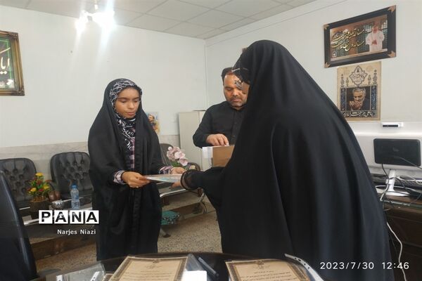 مراسم تقدیر از دانش‌آموزان دختر خبرنگار فعال پانا در شهرستان کاشمر